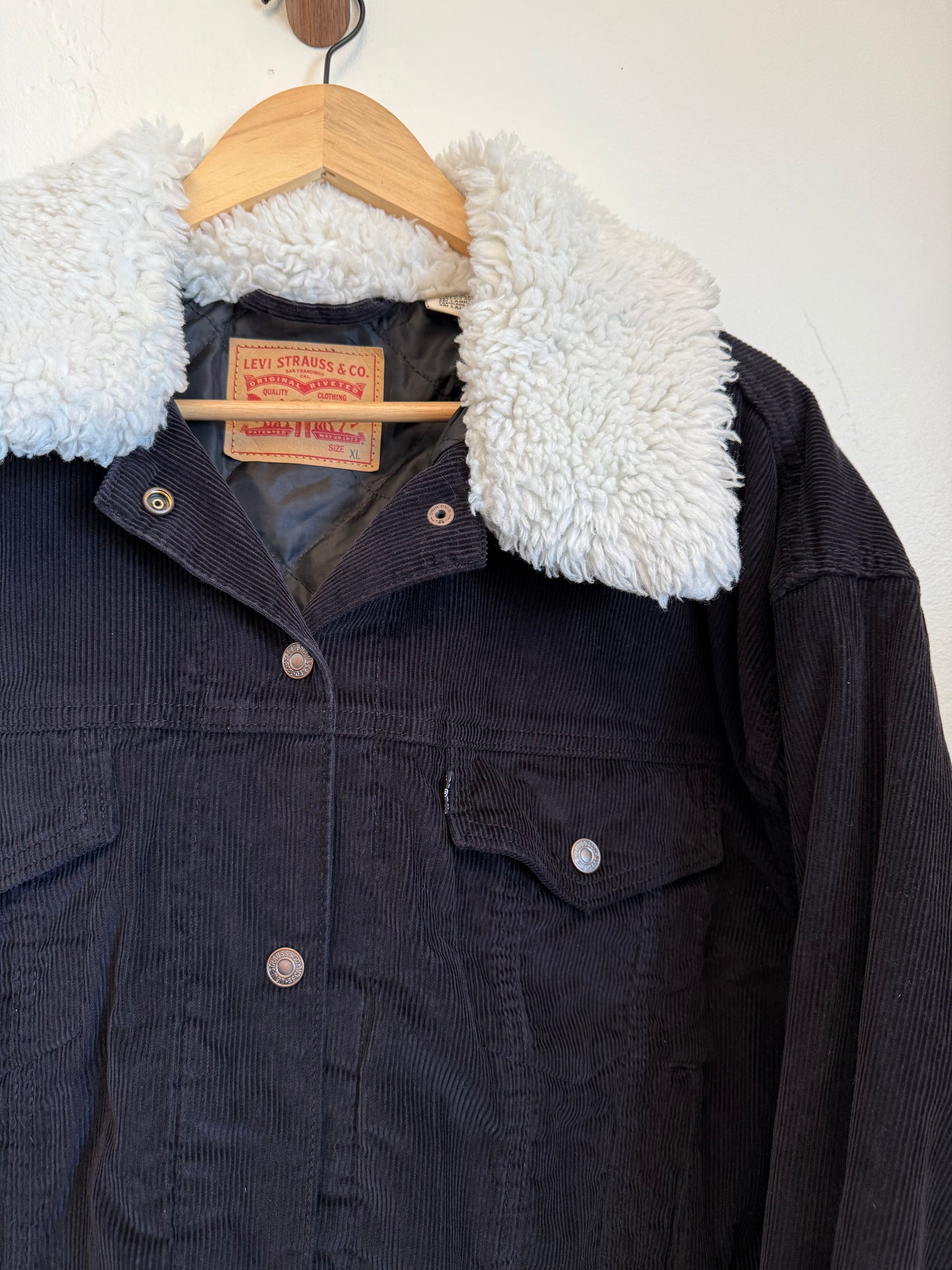 Levi’s Black Corduroy Sherpa Collar Jacket￼